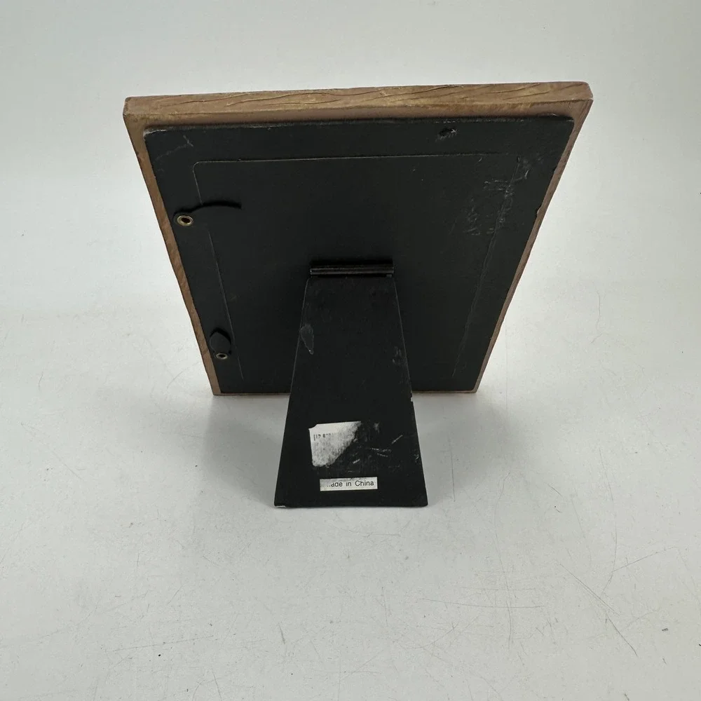 Vintage Teddy Bear Schoolhouse 3D Resin Picture Frame Rustic Wood Look Decor